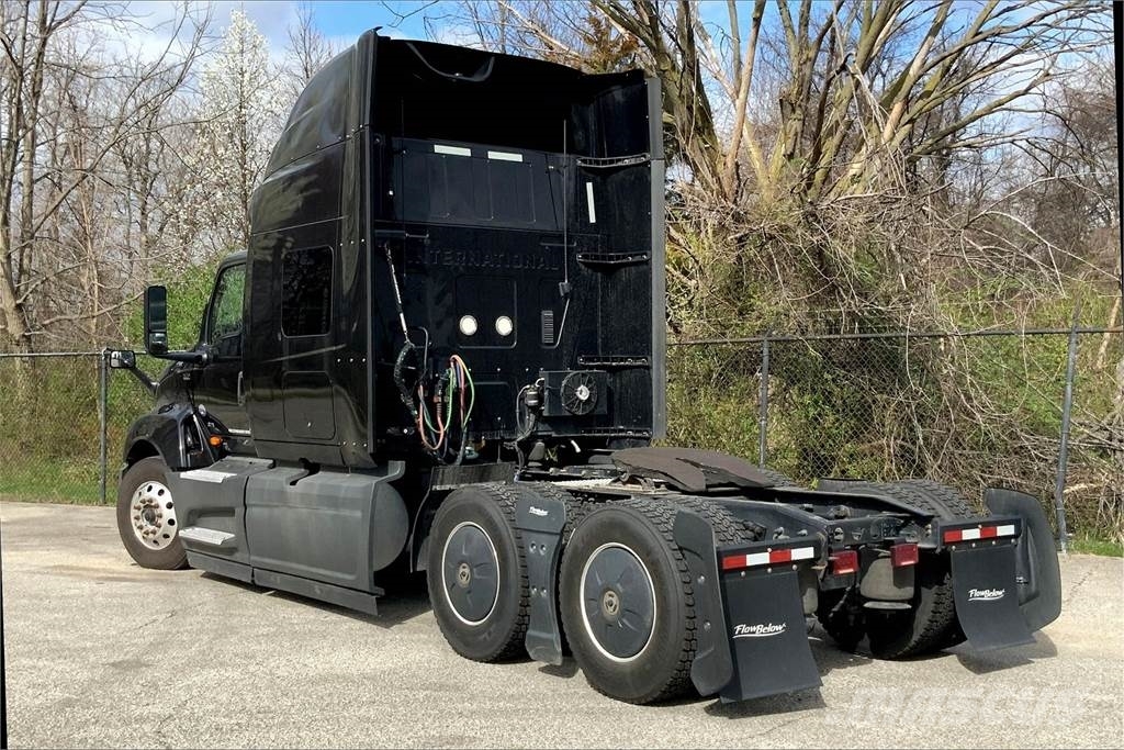 International LT625 6x4 Prime Movers