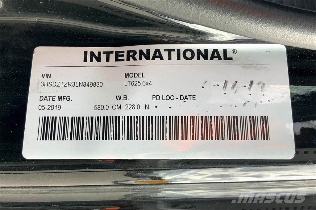 International LT625 6x4 Prime Movers
