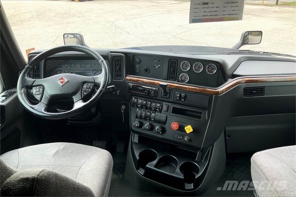 International LT625 6x4 Prime Movers