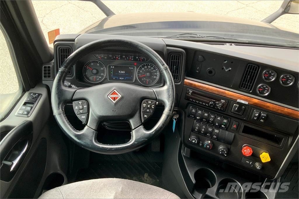 International LT625 6x4 Prime Movers