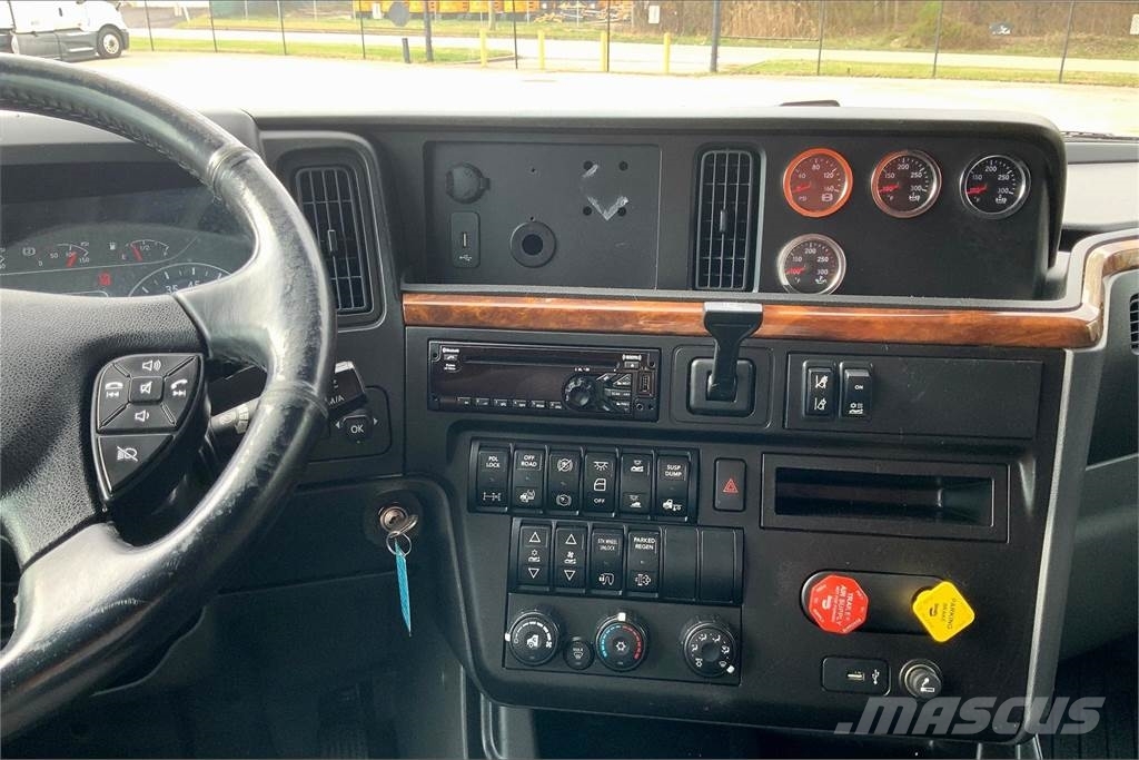International LT625 6x4 Prime Movers