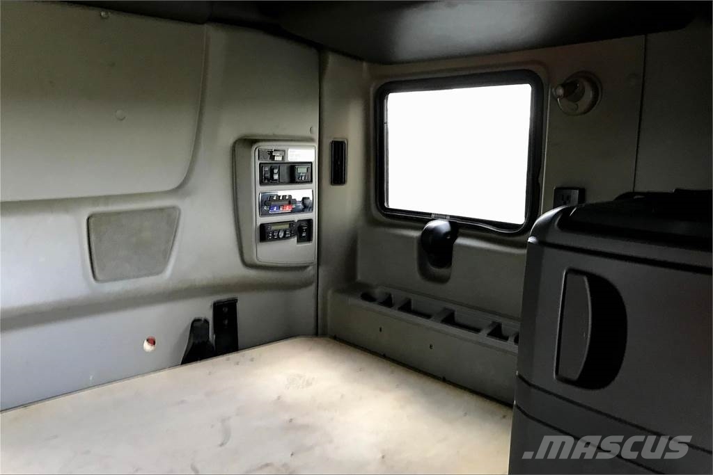 International LT625 6x4 Τράκτορες
