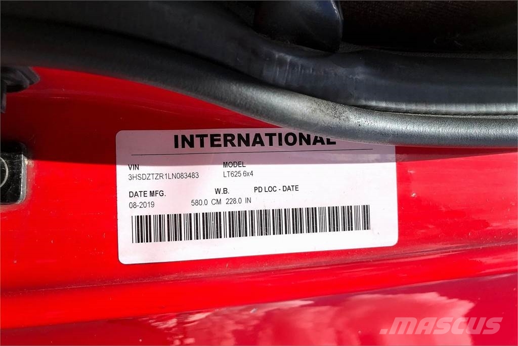 International LT625 6x4 Τράκτορες