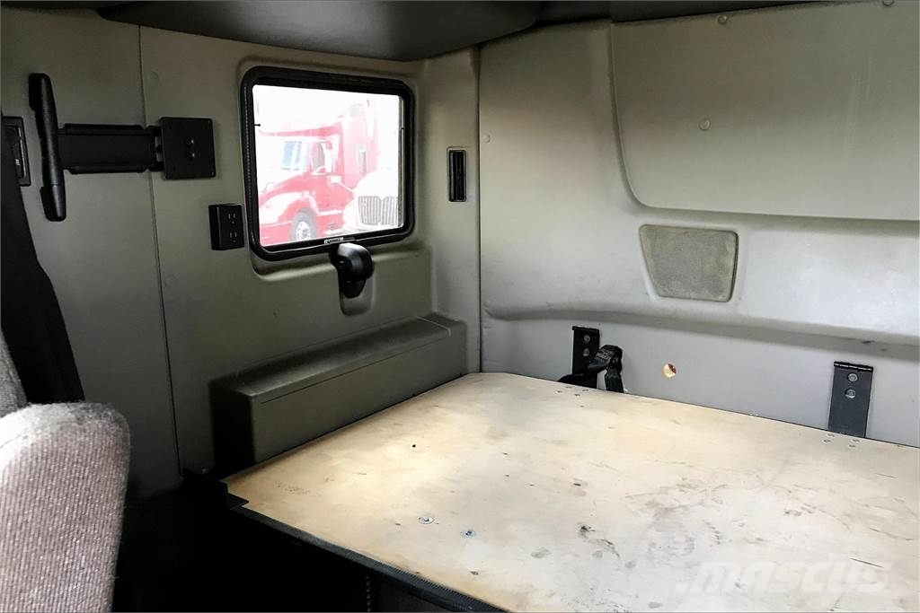 International LT625 6x4 Τράκτορες