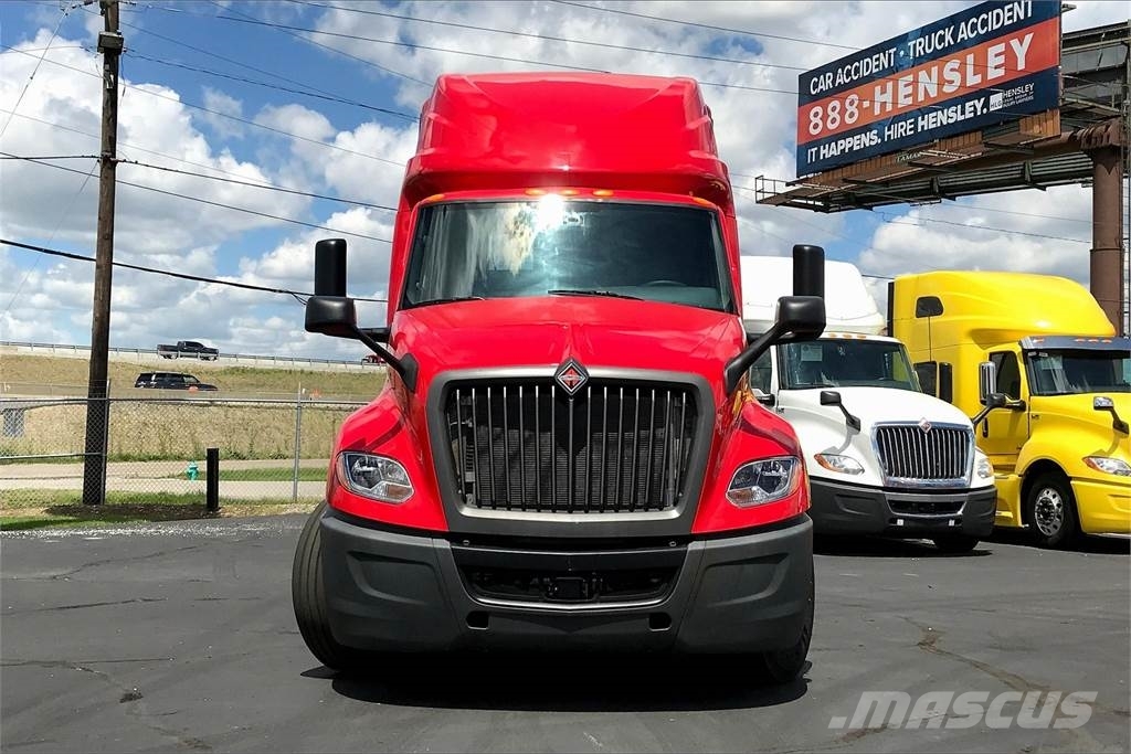International LT625 6x4 Τράκτορες