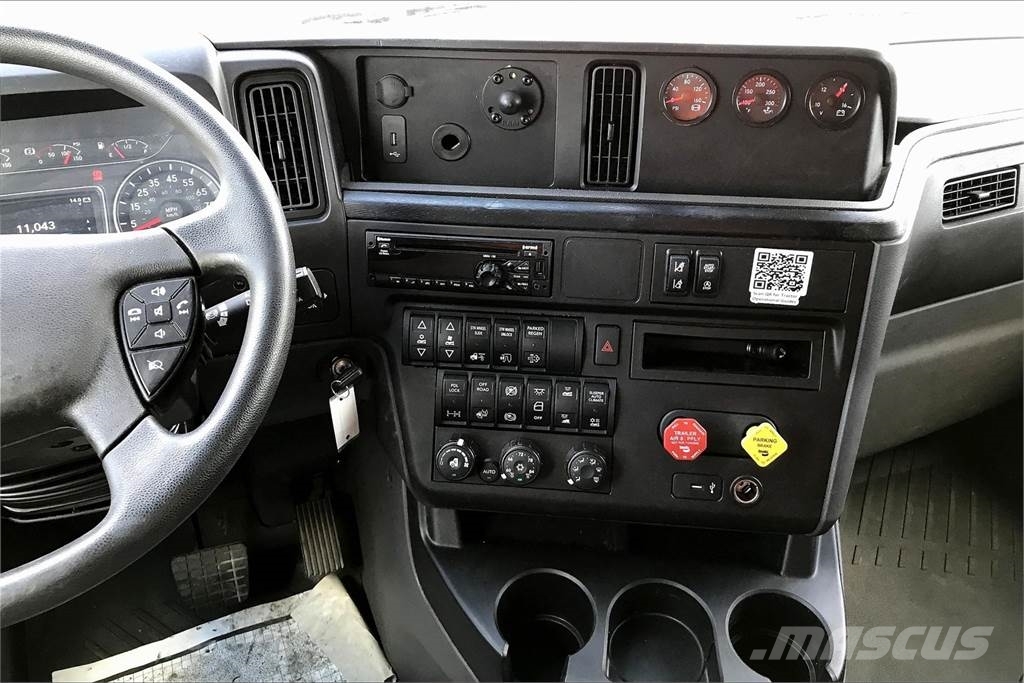 International LT625 6x4 Τράκτορες