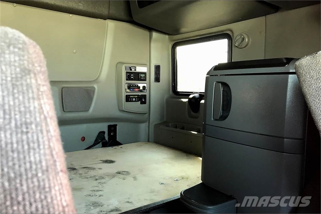 International LT625 6x4 Prime Movers