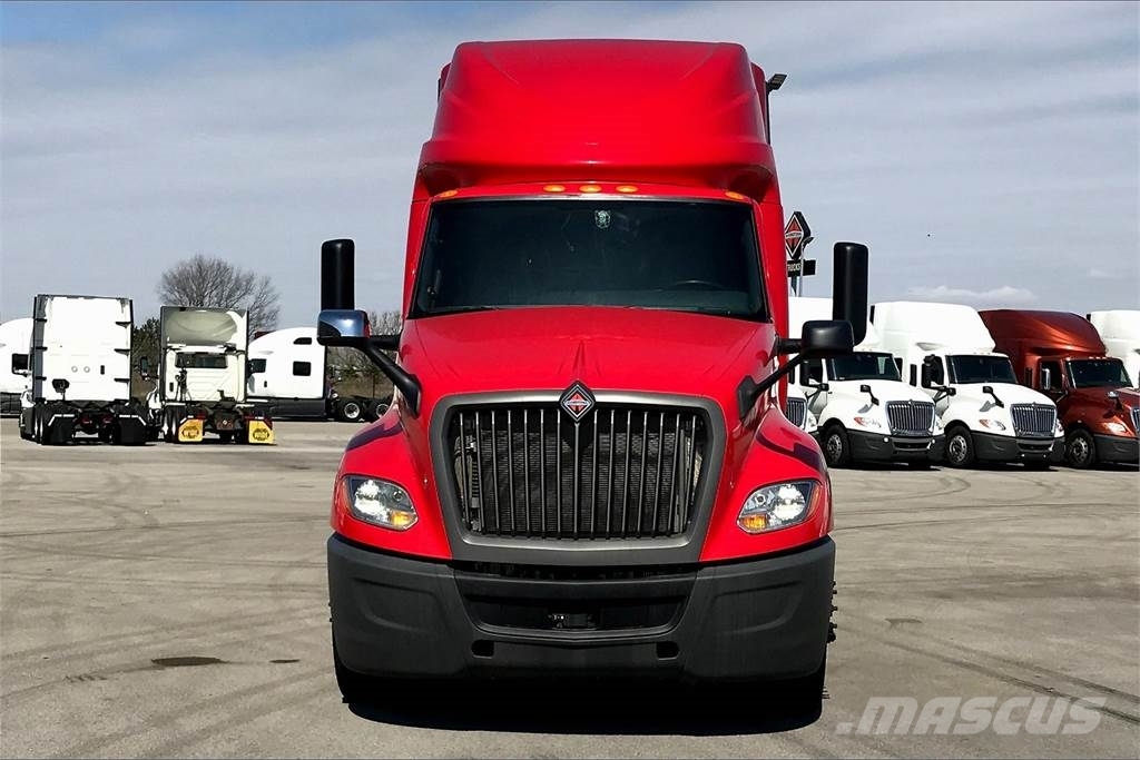 International LT625 6x4 Prime Movers
