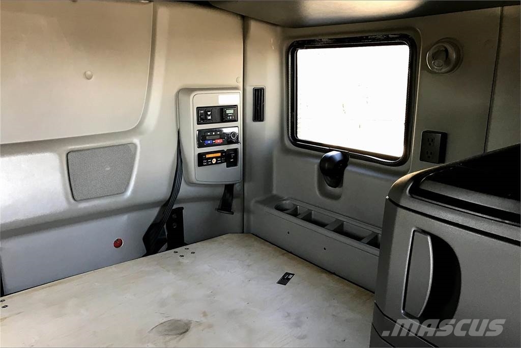 International LT625 6x4 Prime Movers