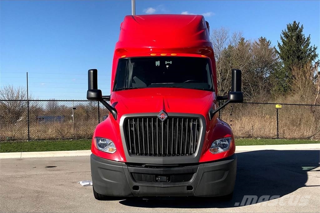 International LT625 6x4 Prime Movers