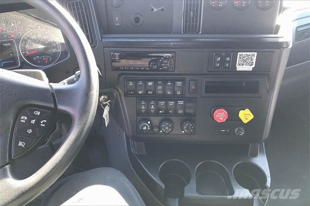 International LT625 6x4 Prime Movers