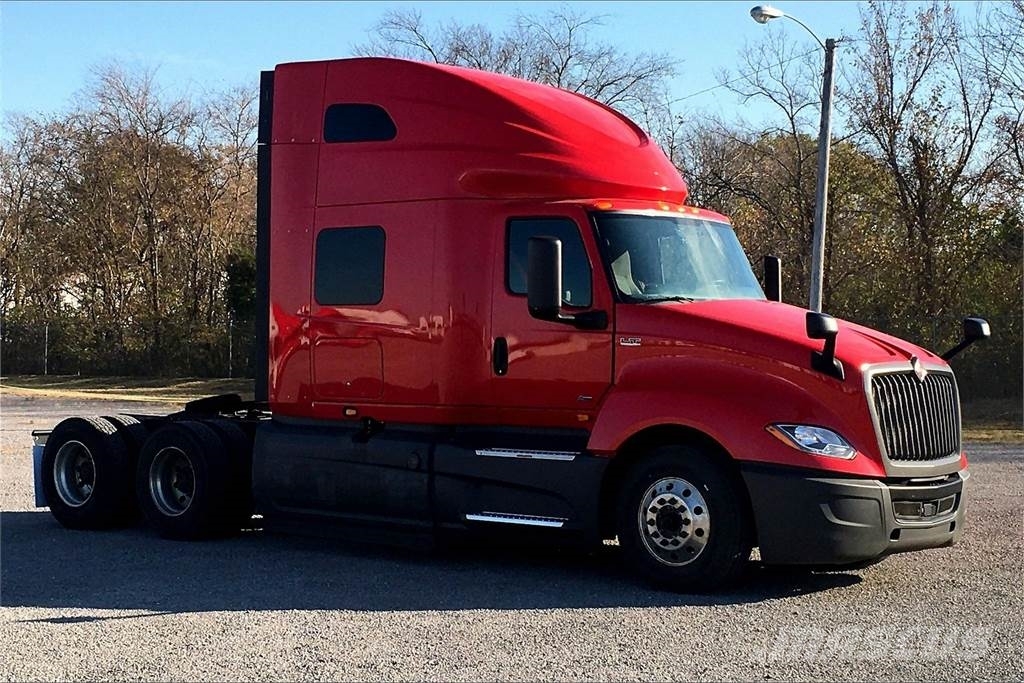 International LT625 6x4 Prime Movers