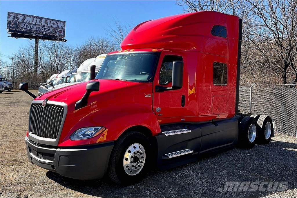 International LT625 6x4 Prime Movers
