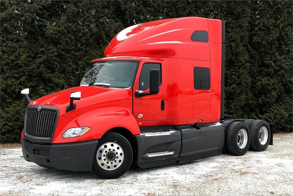 International LT625 6x4 Prime Movers