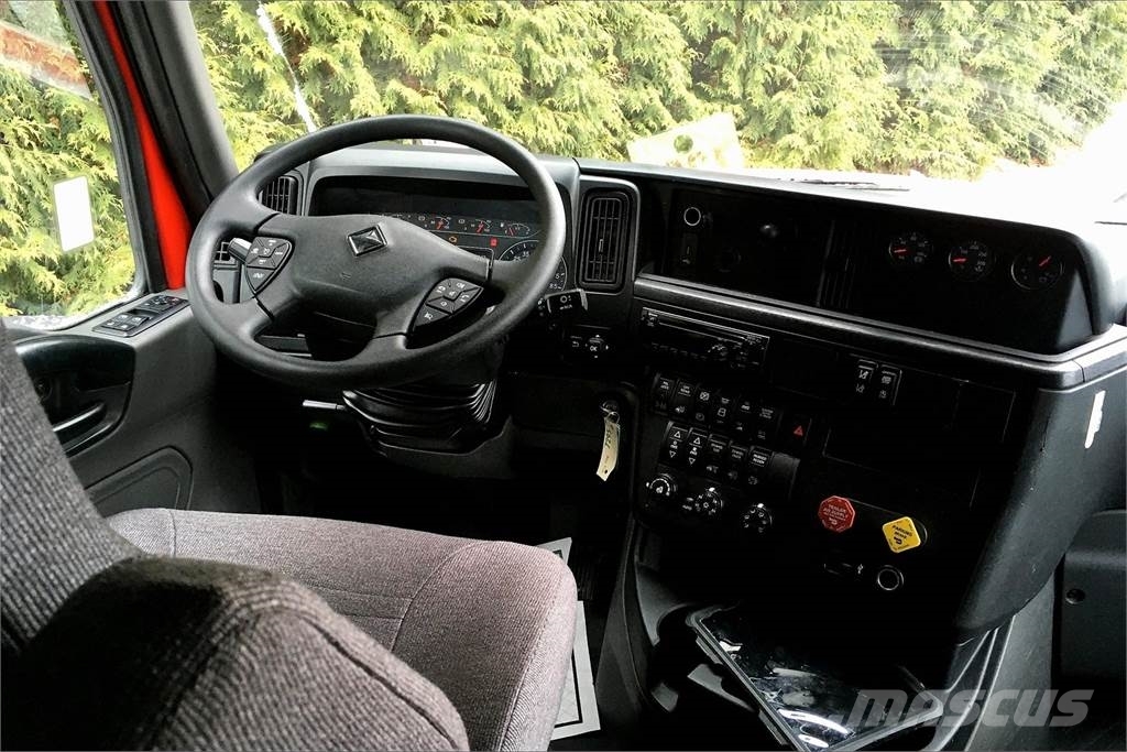 International LT625 6x4 Prime Movers