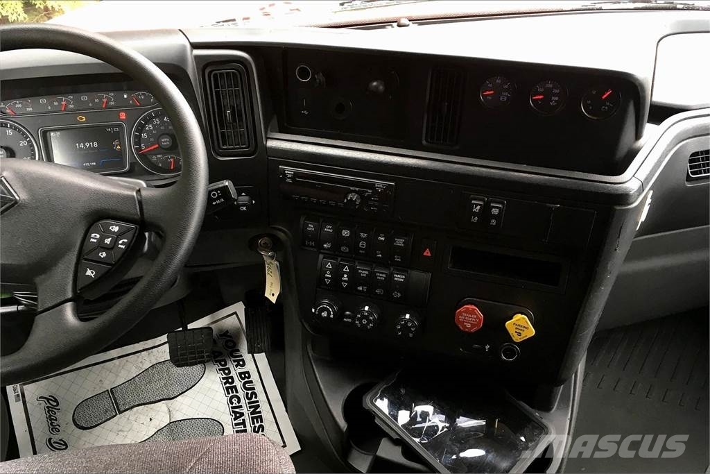 International LT625 6x4 Prime Movers