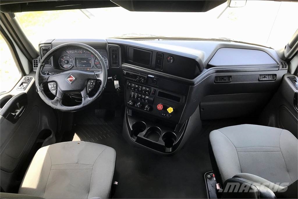 International LT625 6x4 Prime Movers