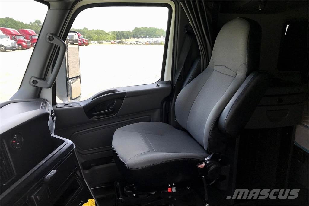 International LT625 6x4 Prime Movers