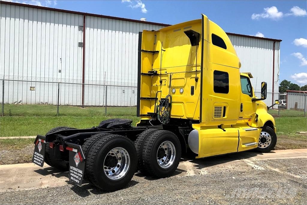 International LT625 6x4 Prime Movers