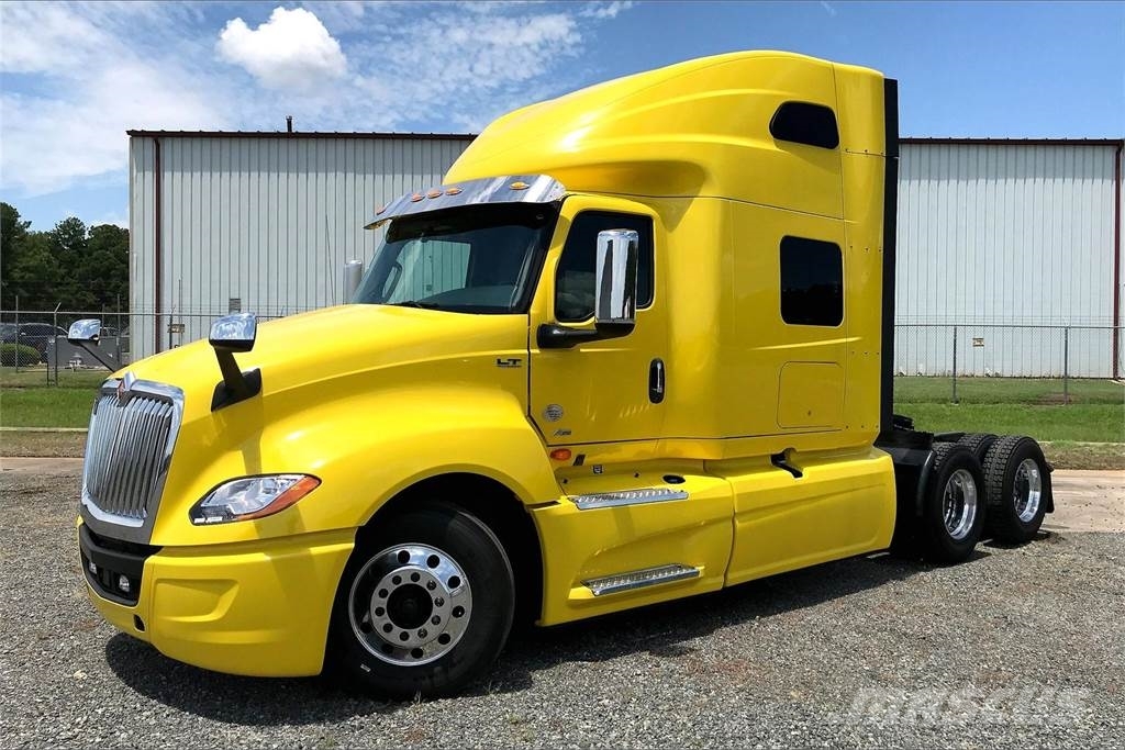 International LT625 6x4 Prime Movers
