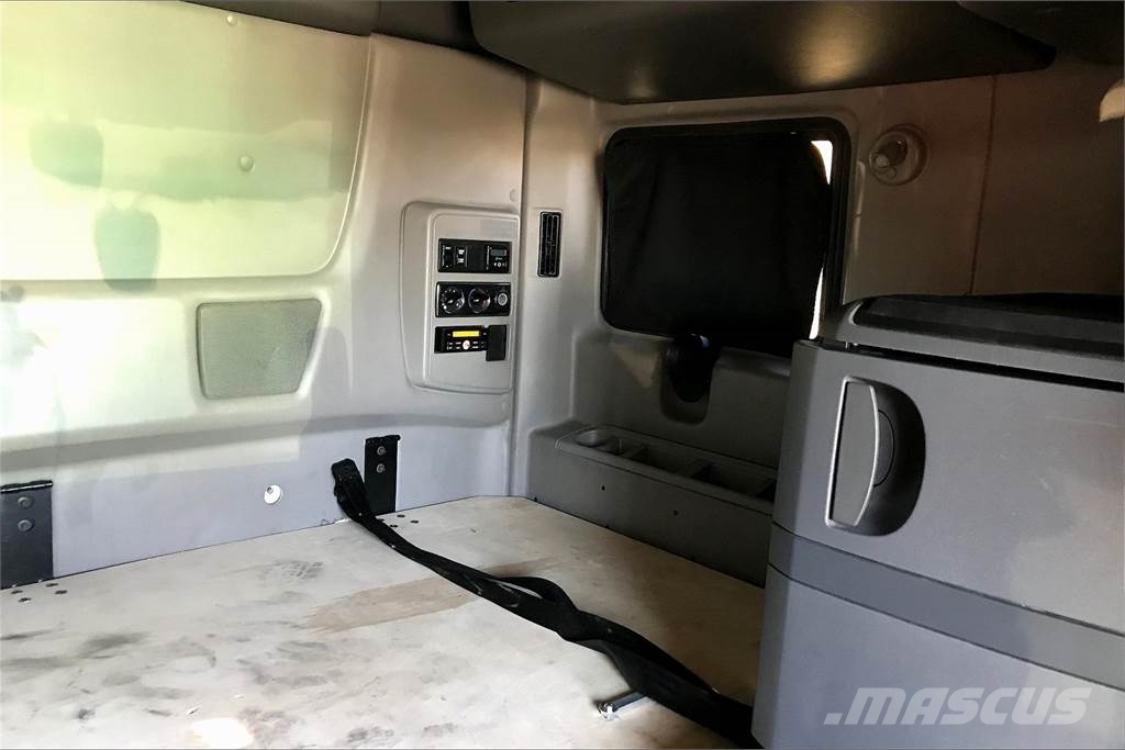 International LT625 6x4 Τράκτορες