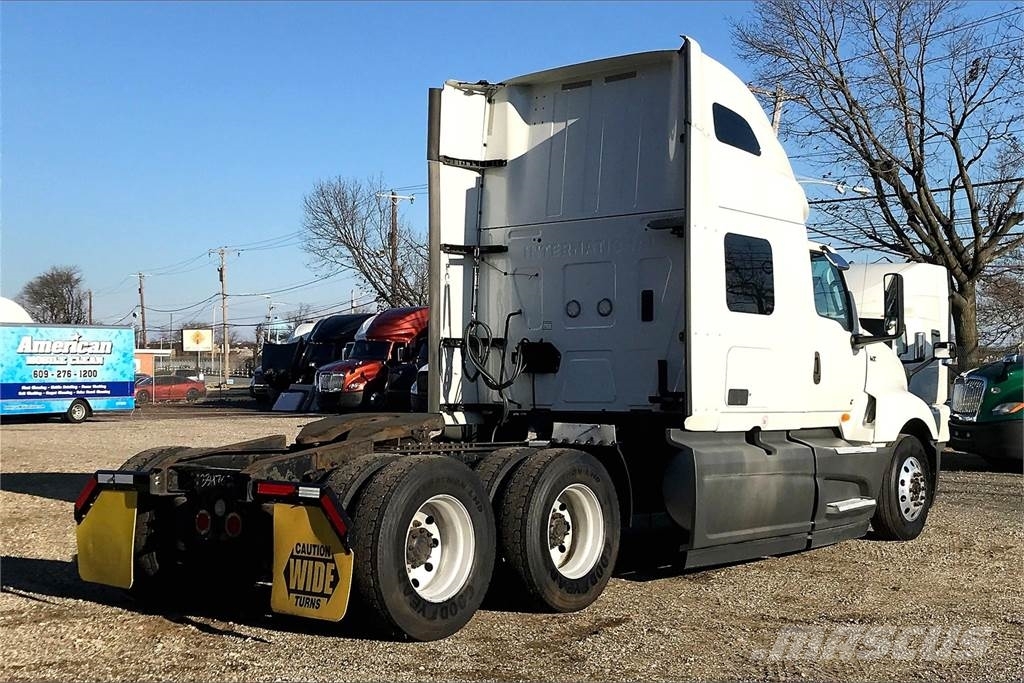 International LT625 6x4 Τράκτορες
