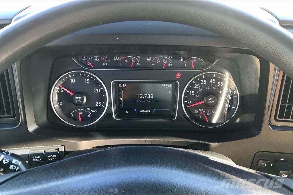 International LT625 6x4 Τράκτορες