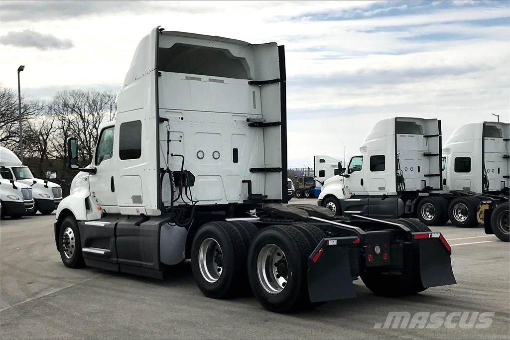 International LT625 6x4 Prime Movers