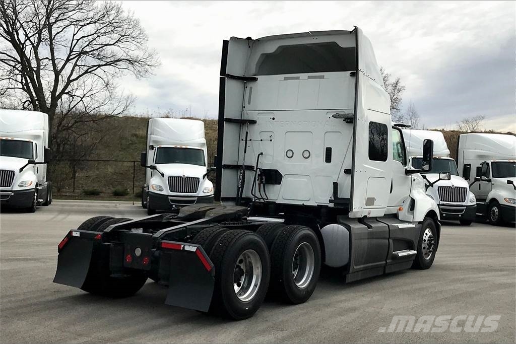 International LT625 6x4 Prime Movers