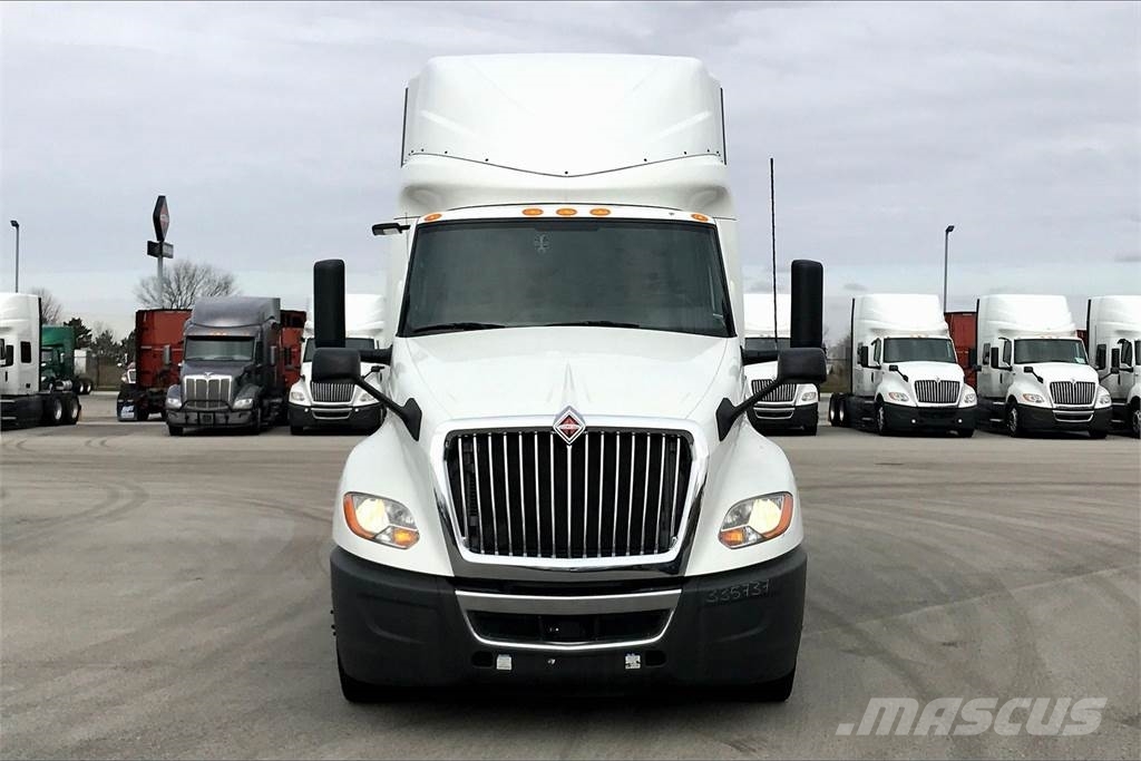 International LT625 6x4 Prime Movers