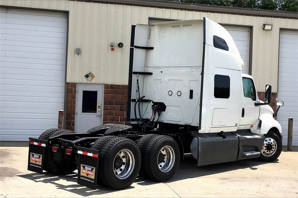International LT625 6x4 Prime Movers