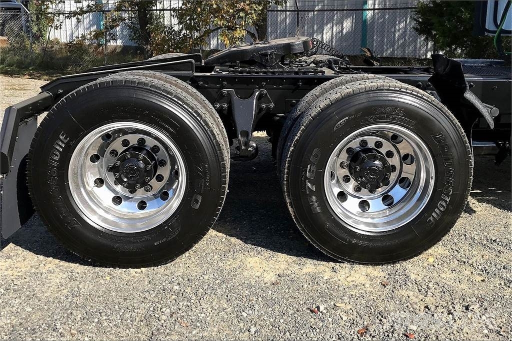 International LT625 6x4 Τράκτορες