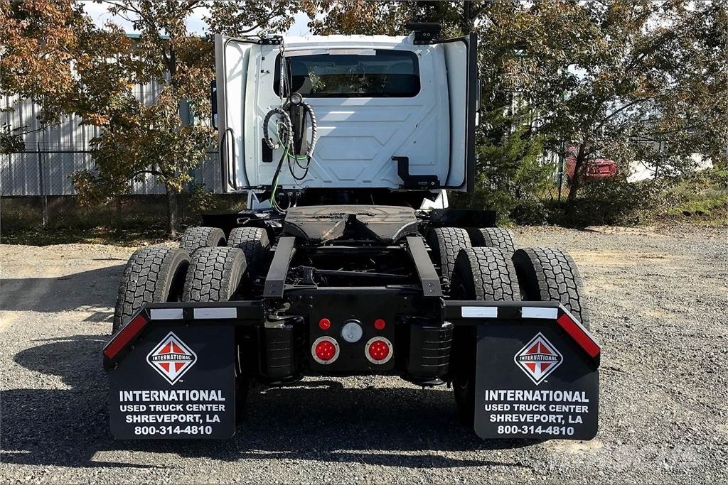International LT625 6x4 Τράκτορες