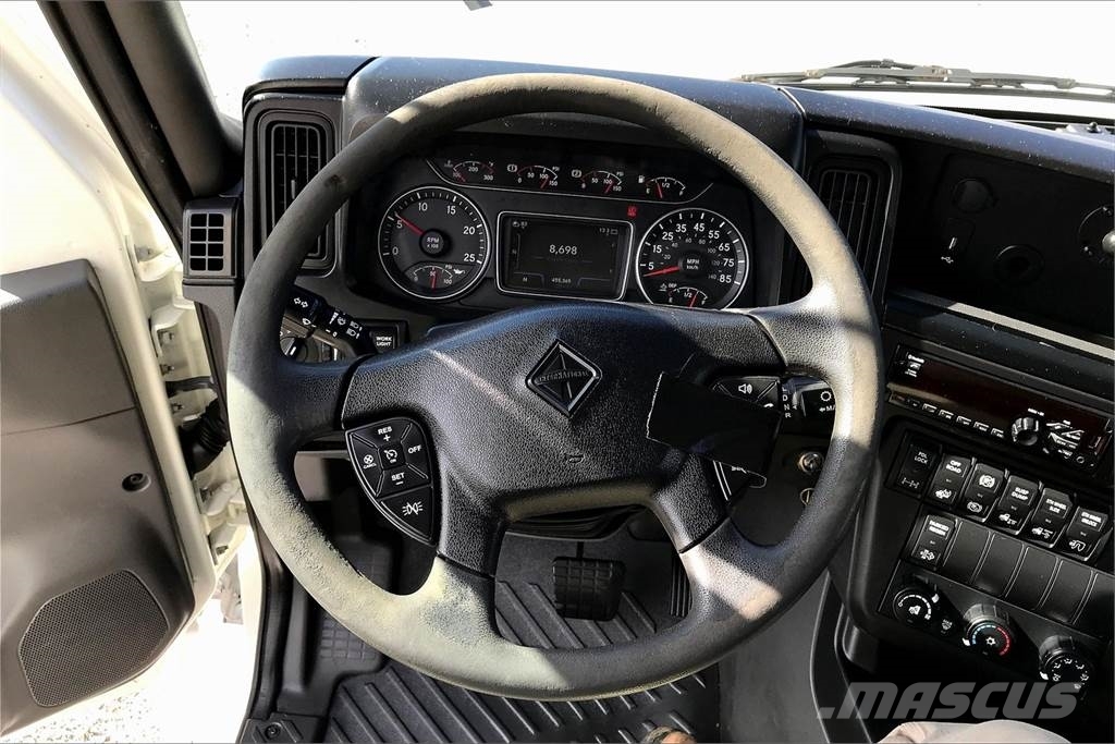 International LT625 6x4 Τράκτορες