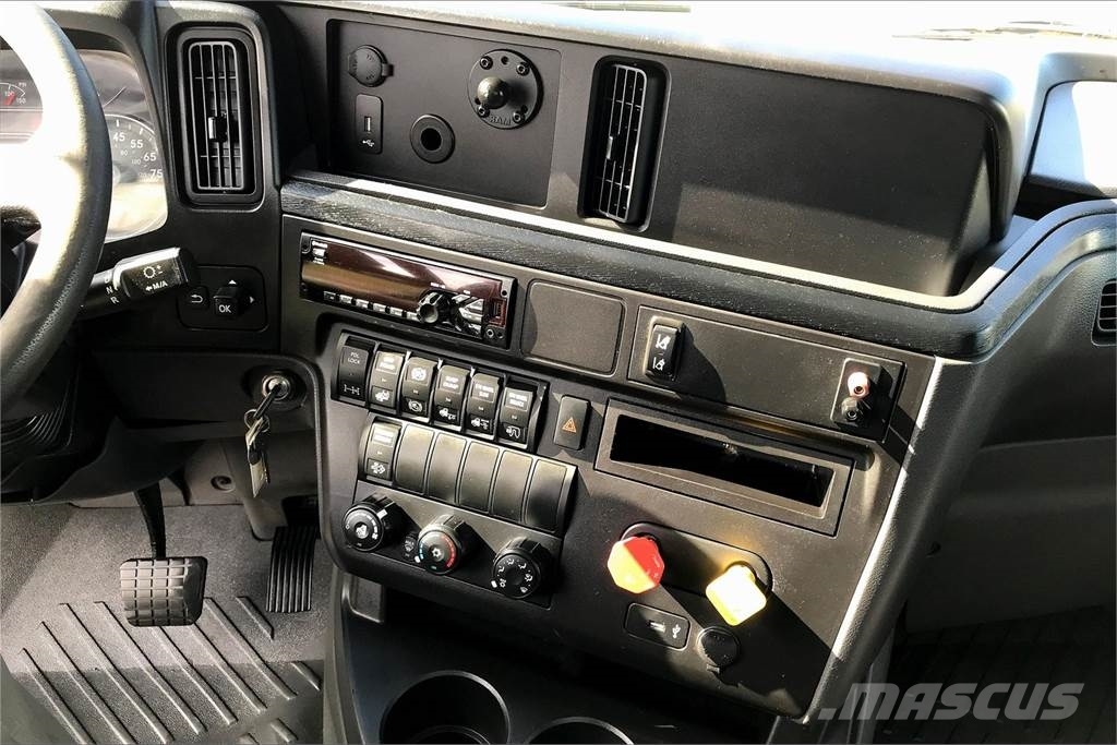 International LT625 6x4 Τράκτορες
