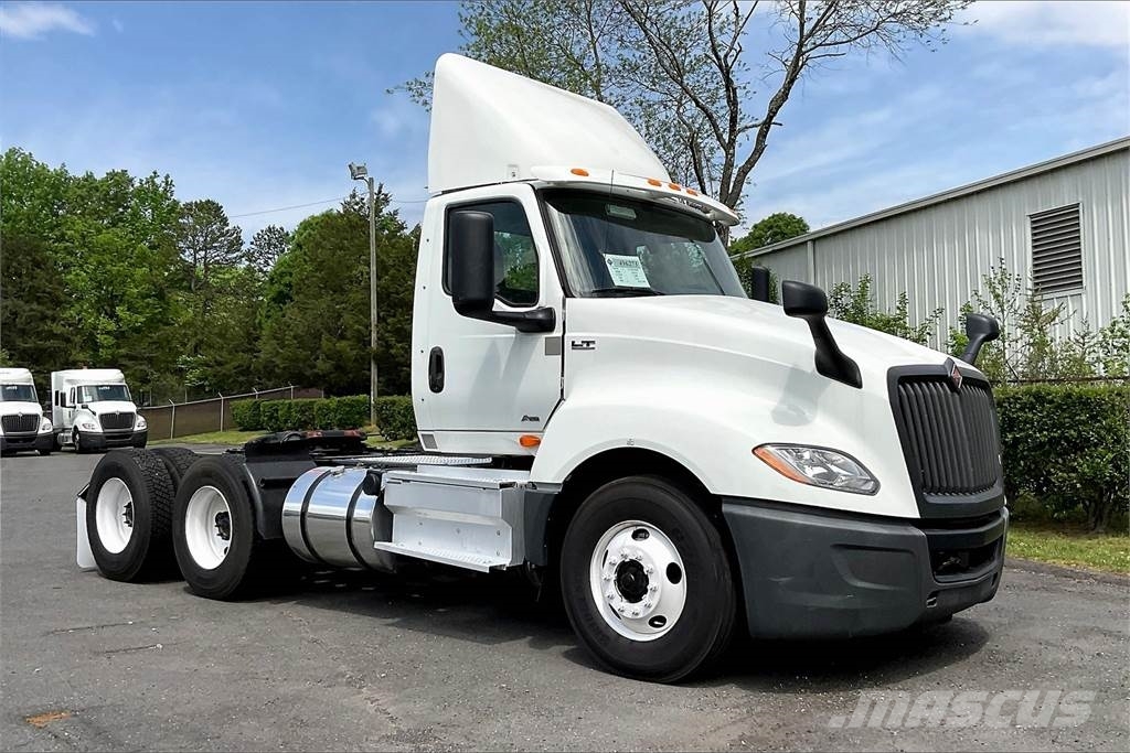 International LT625 6x4 Prime Movers