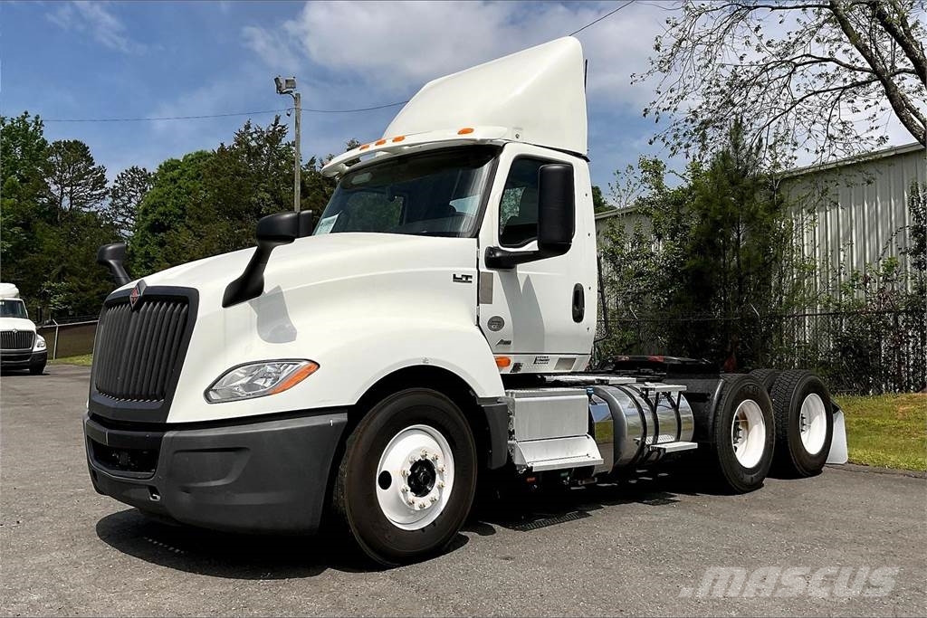 International LT625 6x4 Prime Movers