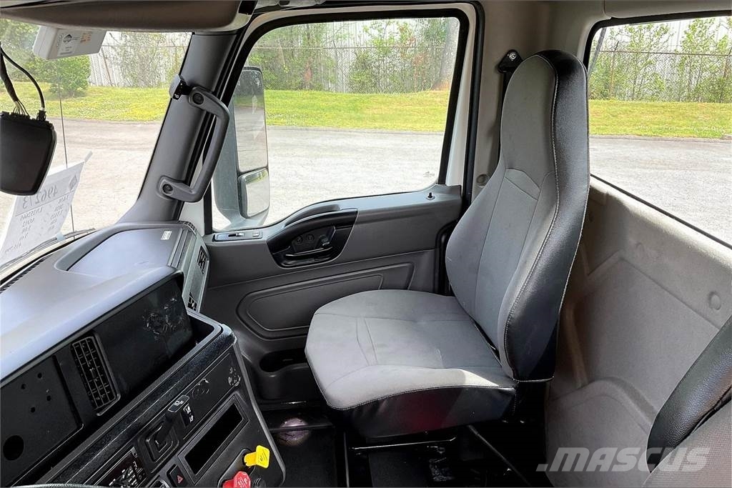 International LT625 6x4 Prime Movers