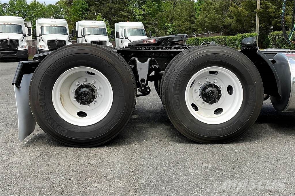 International LT625 6x4 Prime Movers