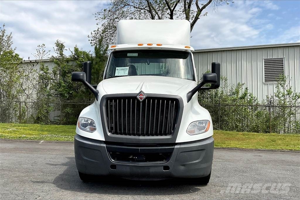 International LT625 6x4 Prime Movers