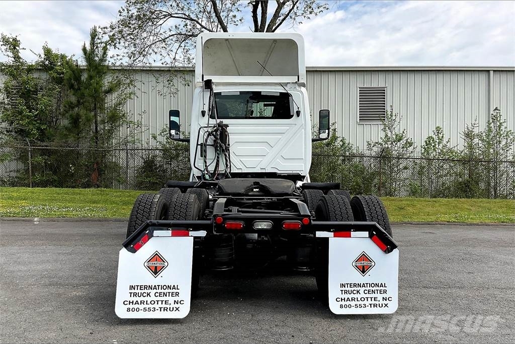 International LT625 6x4 Prime Movers