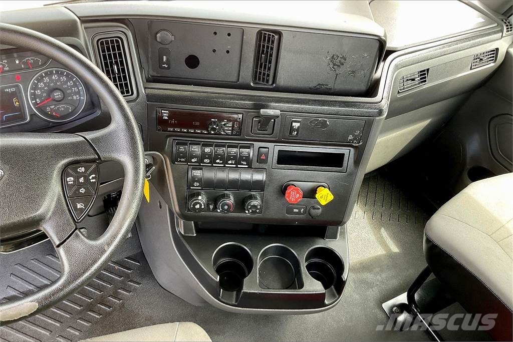 International LT625 6x4 Prime Movers