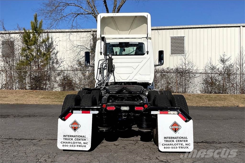 International LT625 6x4 Prime Movers