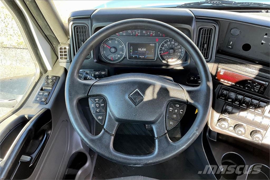 International LT625 6x4 Prime Movers