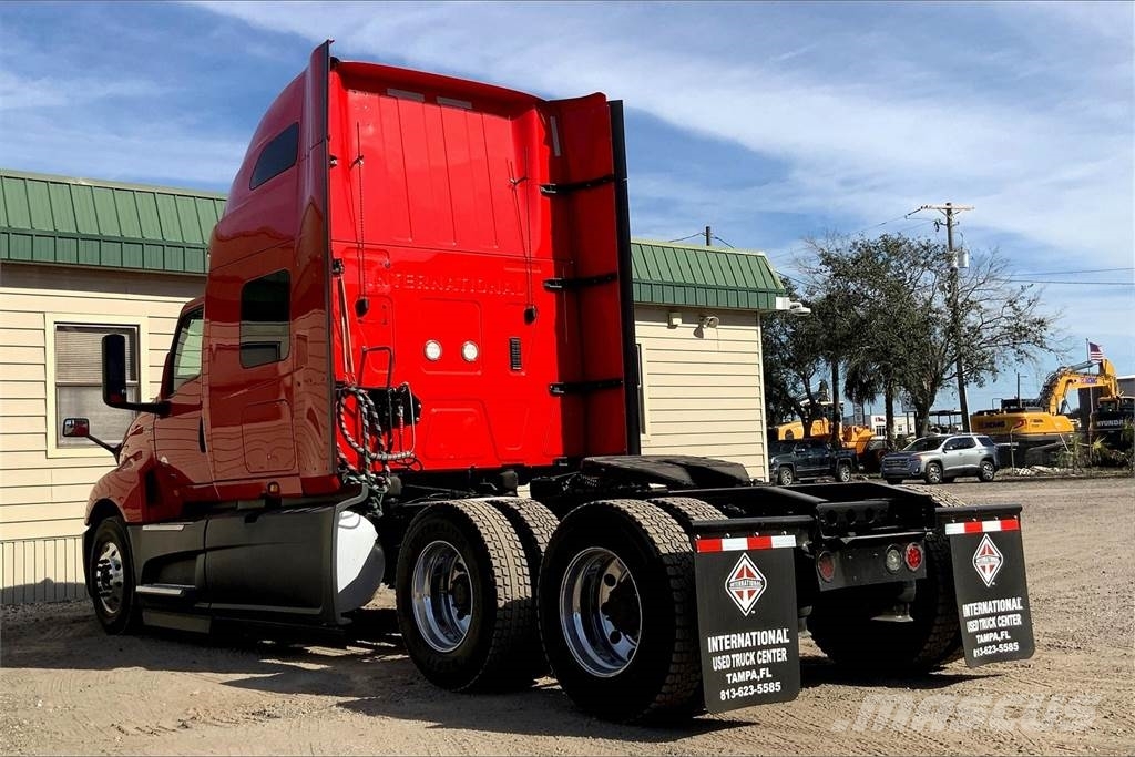 International LT625 6x4 Prime Movers