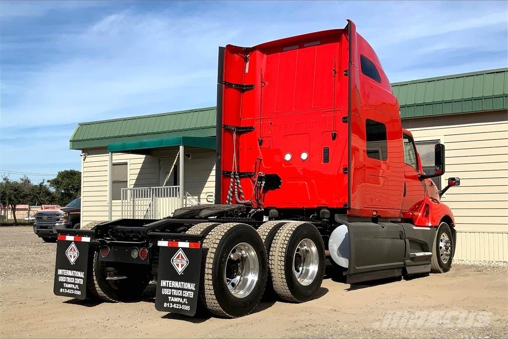 International LT625 6x4 Prime Movers