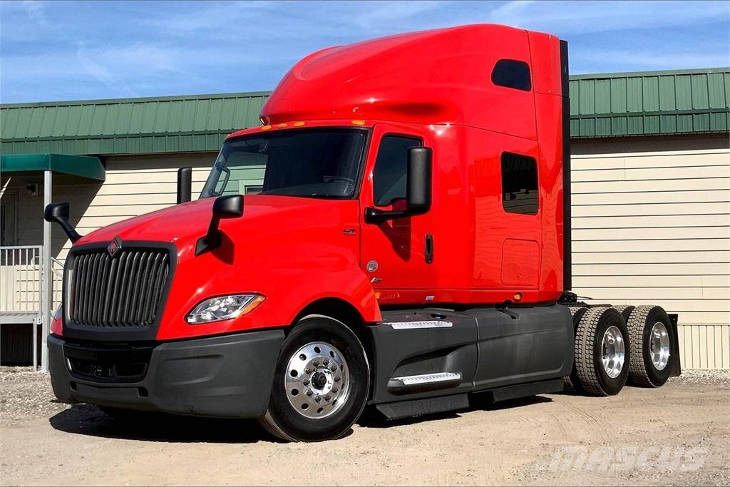 International LT625 6x4 Prime Movers