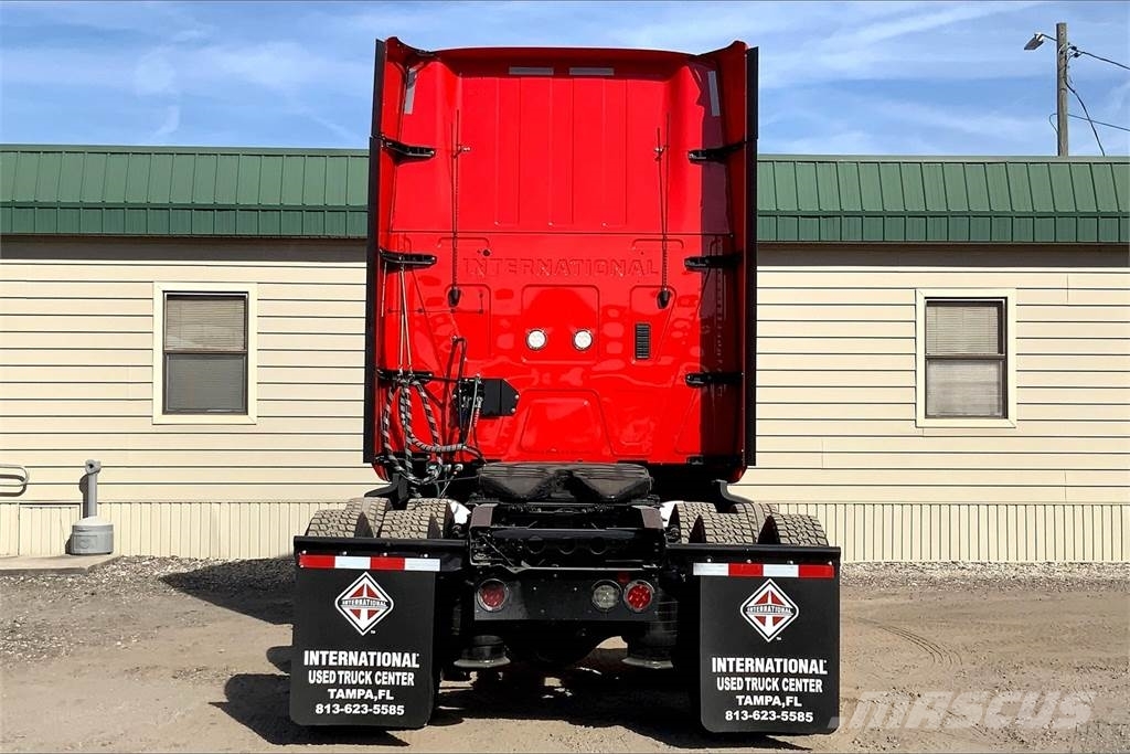 International LT625 6x4 Prime Movers