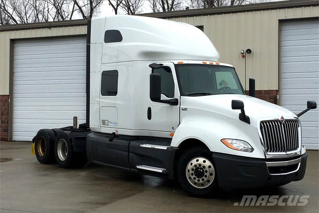 International LT625 6x4 Prime Movers