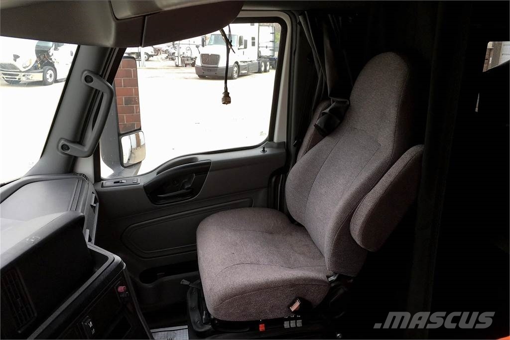 International LT625 6x4 Prime Movers